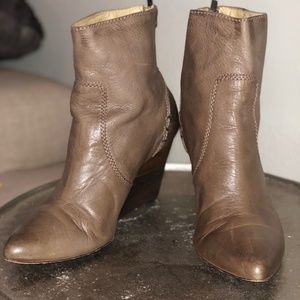 Frye Regina Wedge Back Zip Boot/Shoe